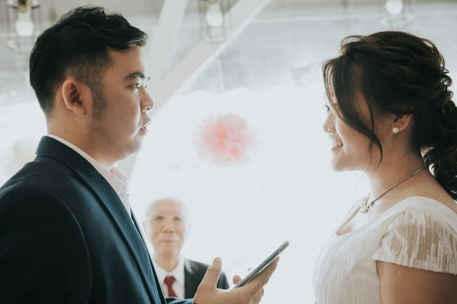 groom speech to bride rom photographer in singapore solemnisation