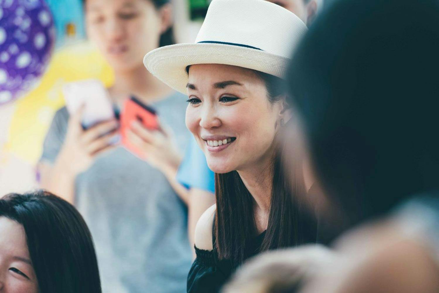 mediacorp actress Fann Wong at a kids birthday party in singapore by professional photographer